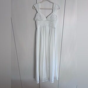 Lulu’s White Maxi Dress Size Small